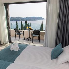 Luxury 5-Bedroom Villa with Sea-Views and Infinity Pool near Dubrovnik – Sleeps 10